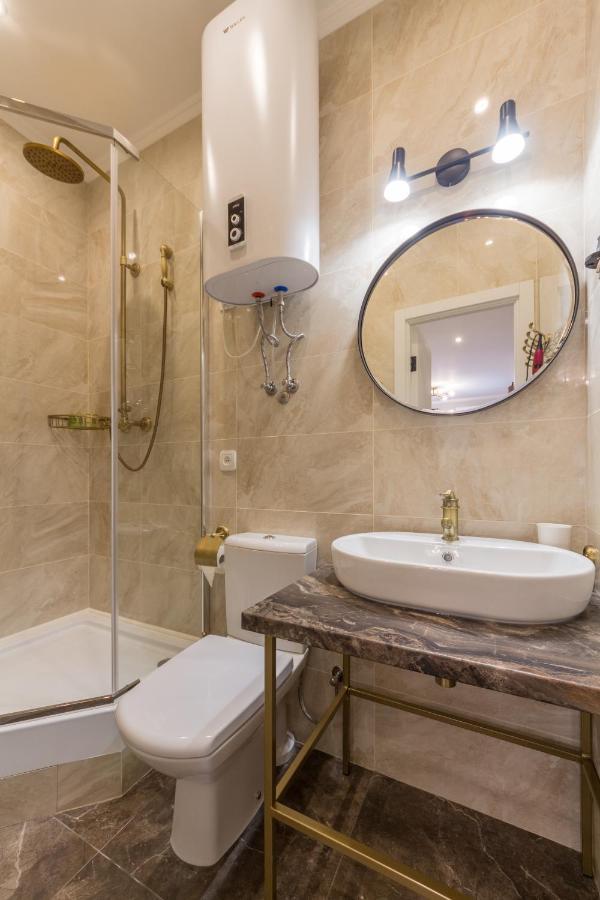 Design Apartment On Mykhailivskyi Ln. 4 Kiev Esterno foto